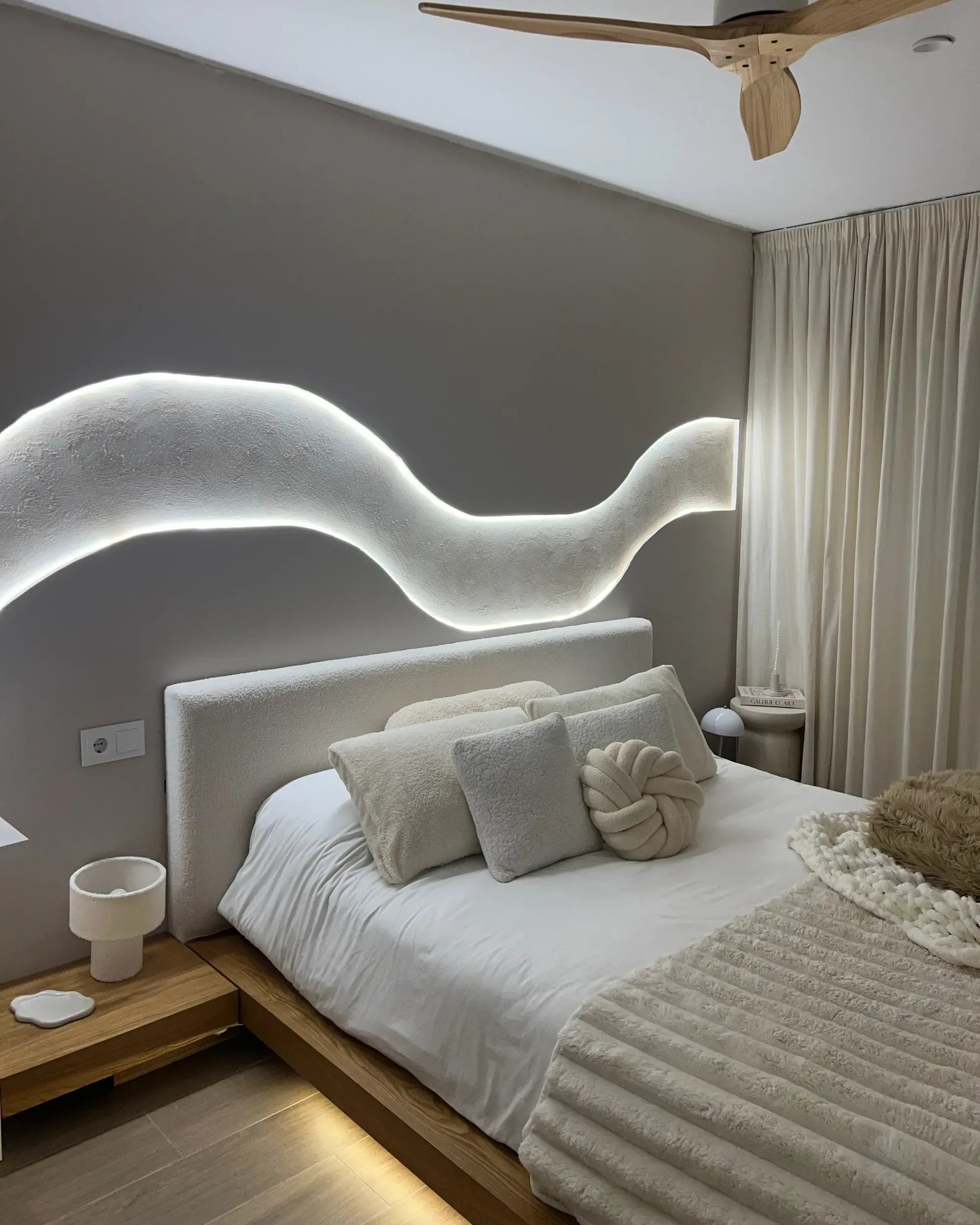 Letto con LED  160 x 200 cm LED Frassino naturale
